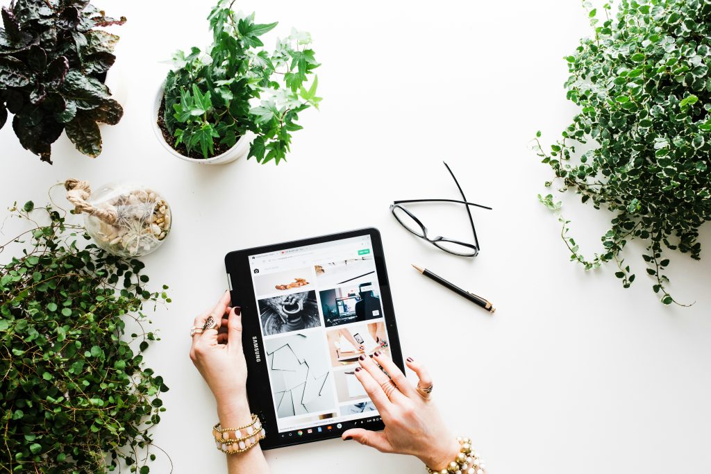 Time-Saving Tips: Streamlining Your Company Swag Store Creation 1 brooke lark W1B2LpQOBxA unsplash