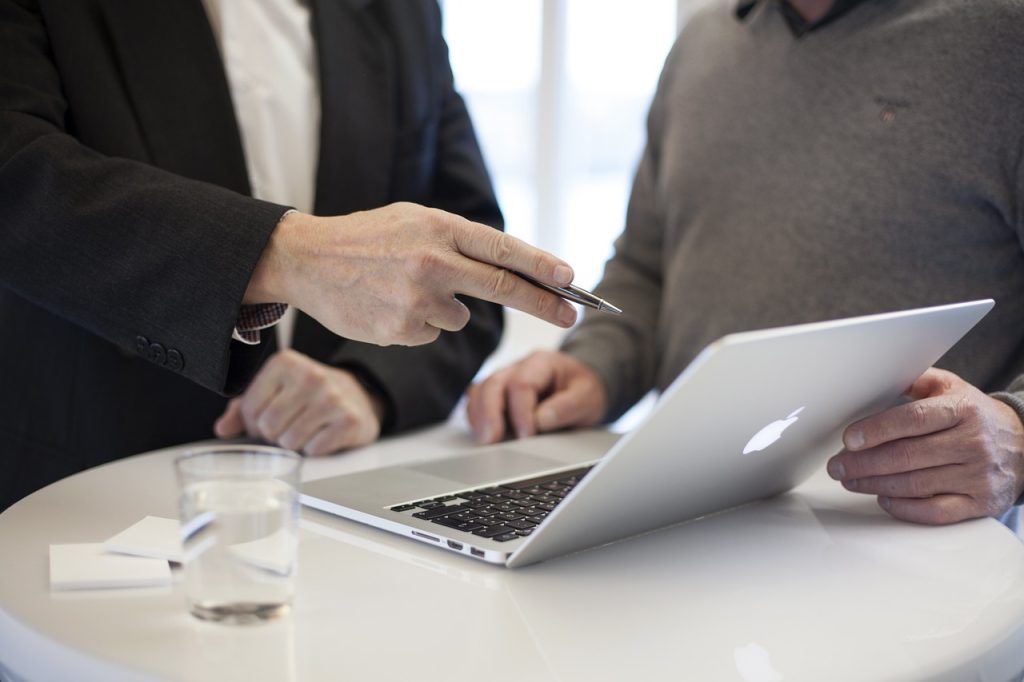How To Navigate The Maze Of Crm Options For E-Commerce Businesses 1 Consulting, Edp, Businessman image