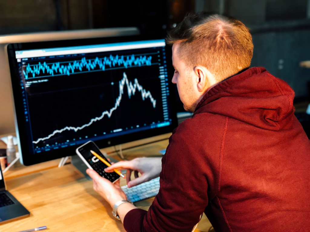 How Different Investment Options Can Maximize Returns Over Time 1 investment graph