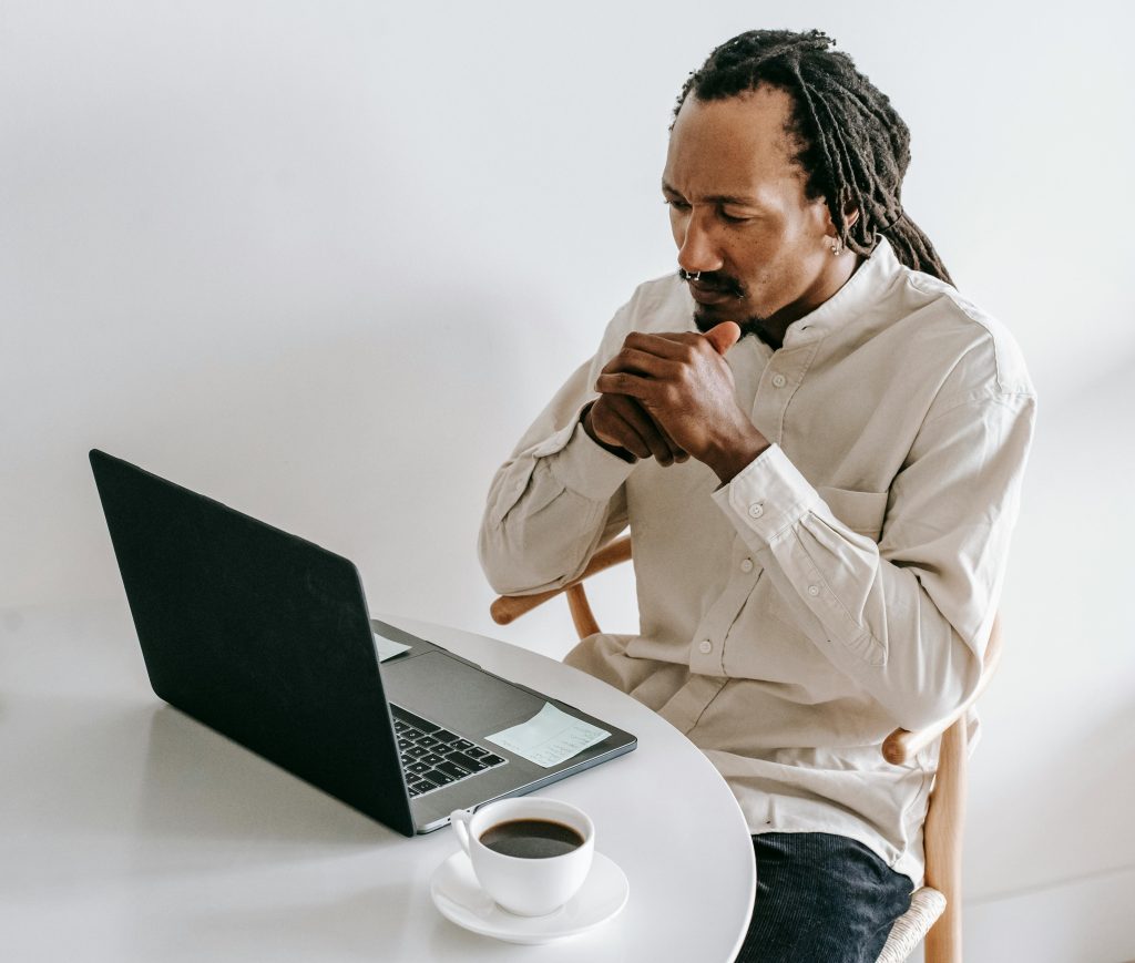 The Vital Importance Of Smart Contract Audits In Blockchain Technology 3 pexels alex green 5700184