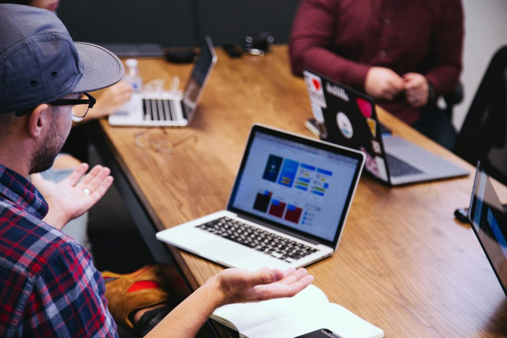 How To Use Software Solutions In Managing Your Business 3 headway jfR5wu2hMI0 unsplash
