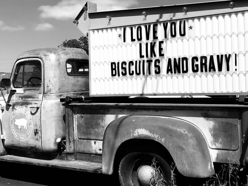 How Fleet Graphics Solutions Enhance Marketing Strategies 1 gray and white delivery truck