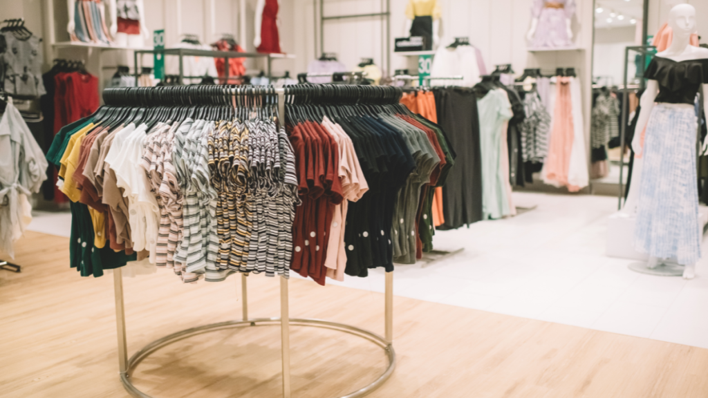 Organized And Stylish: 8 Tips For Displaying Garments In Your Store 1 clothes display